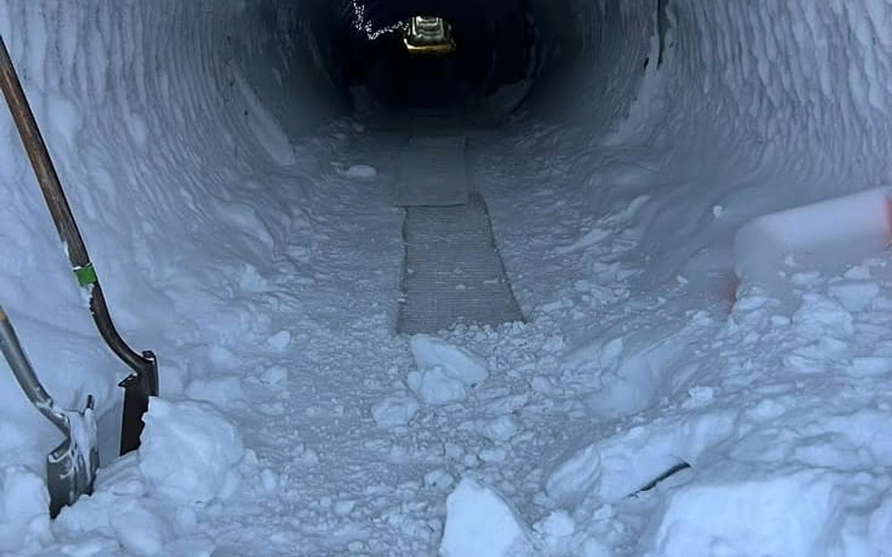 Lava Tunnel (Raufarhólshellir)