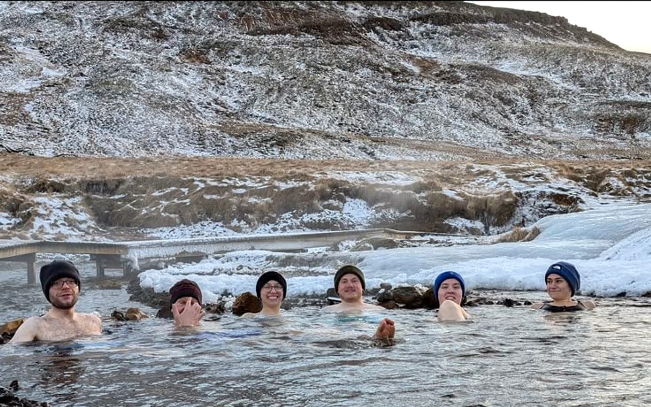 How do you get from Reykjavík to the Blue Lagoon?